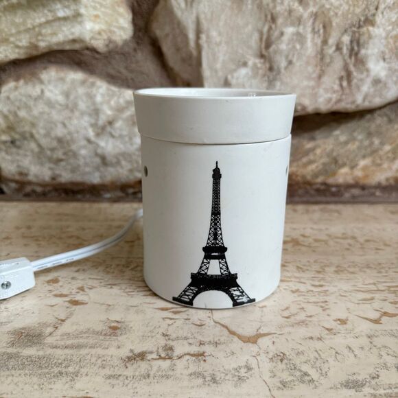 Scentsy Paris Eiffel tower wax melt warmer (without bulb) - Picture 1 of 6